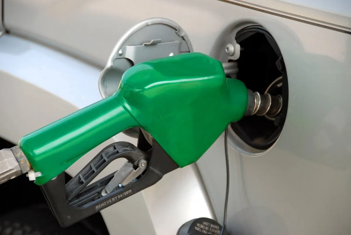 Mañana suben los precios de la gasolina y diésel