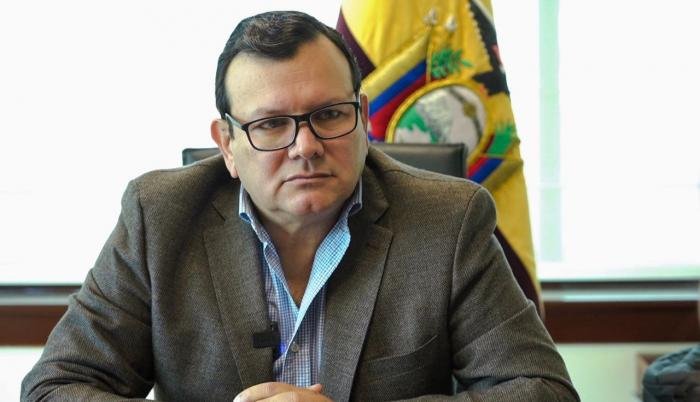 Productores y exportadores esperan que salida del exministro Manzano no trastoque avances en proyectos de sus sectores