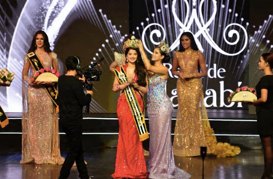 Paula Zambrano, de Chone, se corona como la nueva Reina de Manabí 2025
